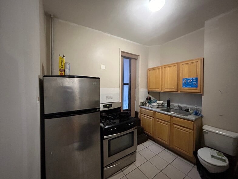 More Photos Of 4424 3rd Ave, Brooklyn Storefront Retail Residential For Sale