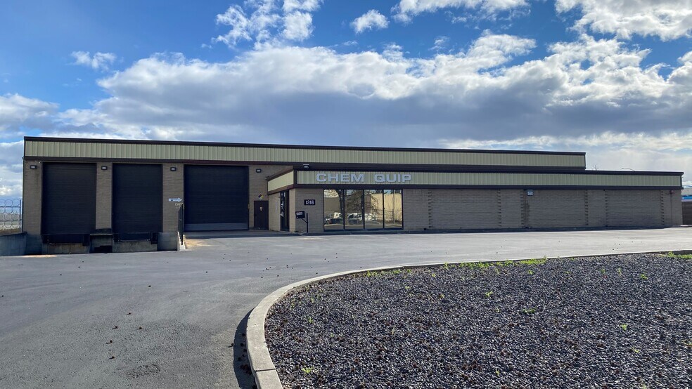 Primary Photo Of 1246 Vanderbilt Cir, Manteca Warehouse For Sale