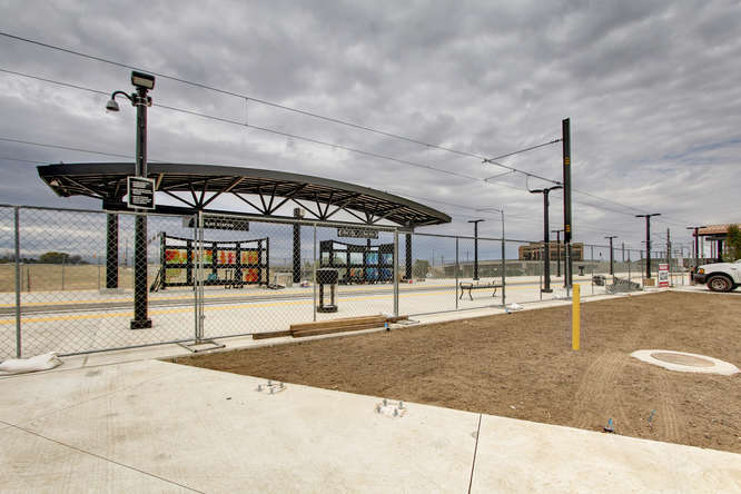 More Photos Of 2121 S Blackhawk St, Aurora Office For Lease