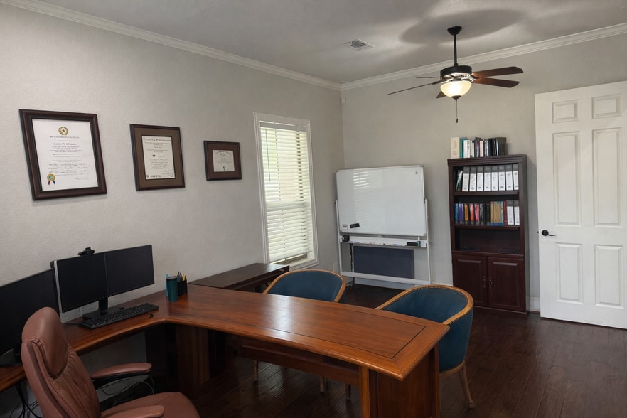 More Photos Of 4016 Gateway Dr, Colleyville Office For Sale