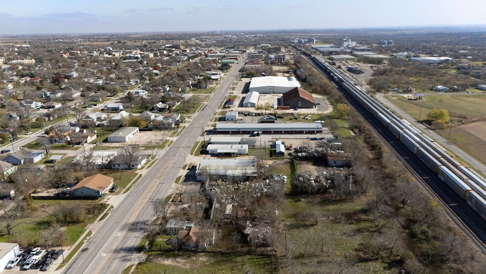 More Photos Of 919 W 2nd St, Taylor Land For Sale