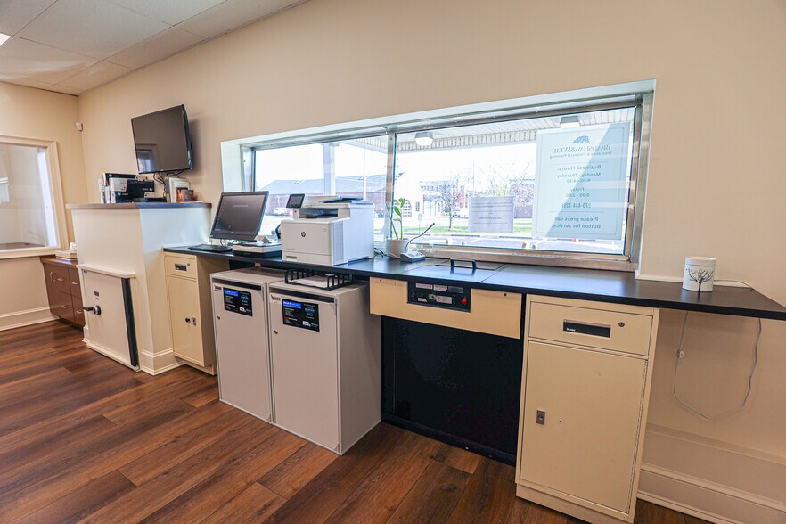 More Photos Of 630 Jefferson St, Paducah Office For Sale