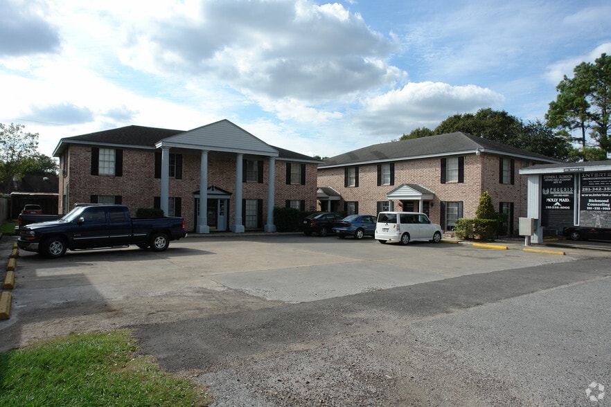 More Photos Of 2006 Thompson Rd, Richmond Office For Lease