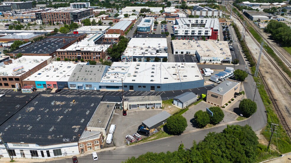 More Photos Of 1726 Altamont Ave, Richmond Warehouse For Lease