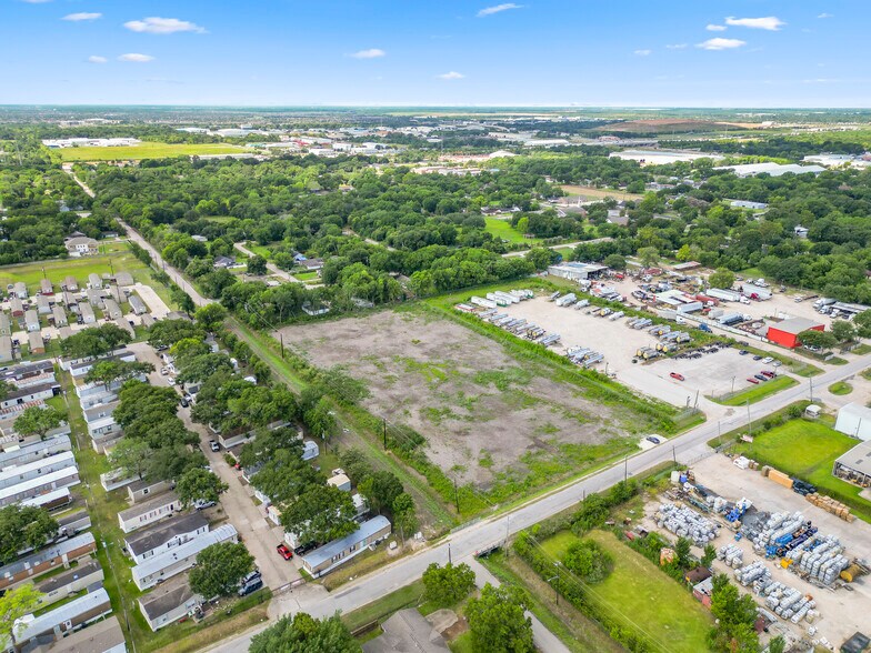 More Photos Of 565 E Anderson Rd, Houston Land For Sale