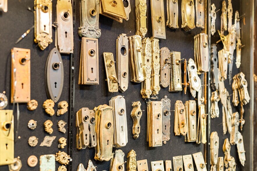 More Photos Of 1901 W Alabama St, Houston Freestanding For Sale