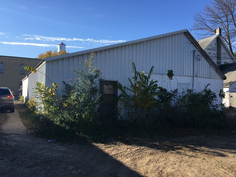 More Photos Of 390 State St N, Eden Valley Freestanding For Sale