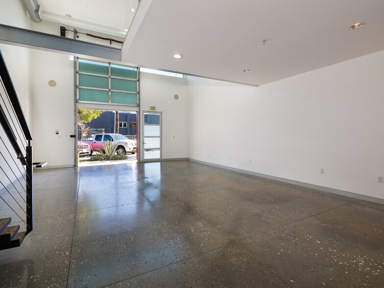 More Photos Of 215-237 California St, El Segundo Loft Creative Space For Lease