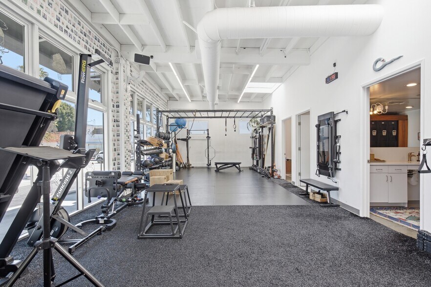 More Photos Of 11461 W Washington Blvd, Los Angeles Auto Repair For Lease