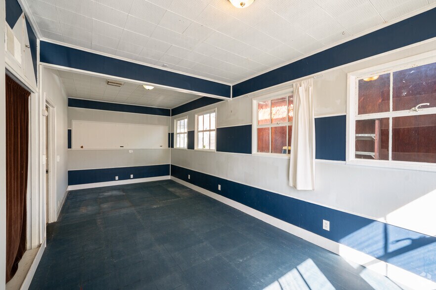 More Photos Of 1200 24th St, Oakland Warehouse For Sale