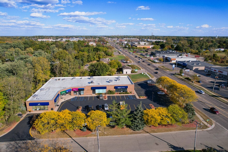 More Photos Of 6240-6258 W Saginaw Hwy, Lansing Storefront For Sale