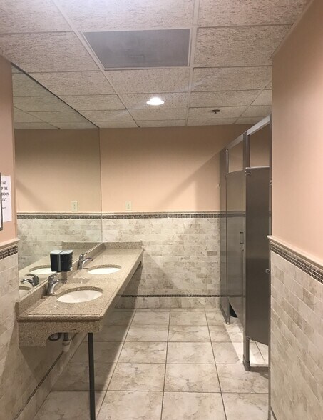 More Photos Of 1130 McBride Ave, Woodland Park Office For Lease