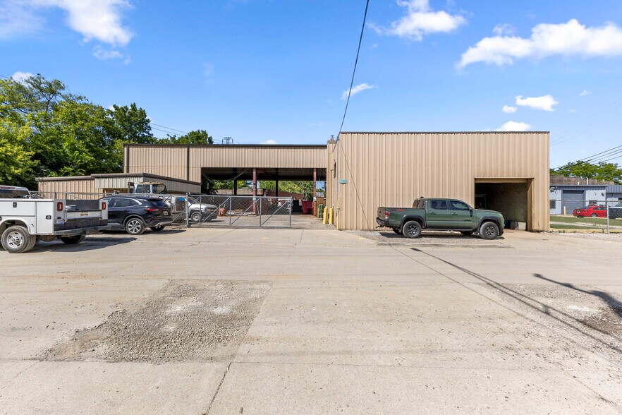 More Photos Of 16136 White Ave, Allen Park Warehouse For Sale