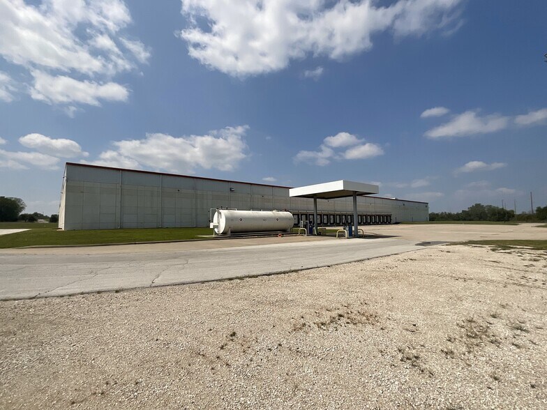 More Photos Of 4805 Campbell Dr, Fort Scott Warehouse For Sale