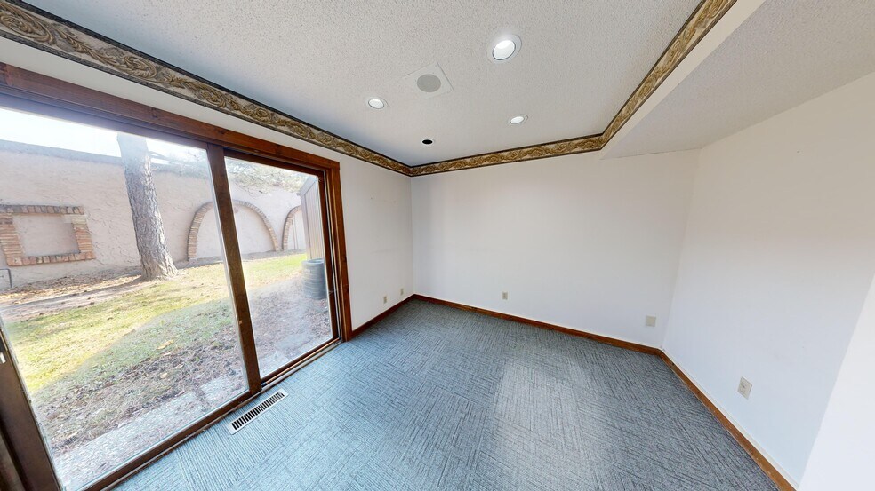 More Photos Of 205-217 E Washington Center Rd, Fort Wayne Office For Lease