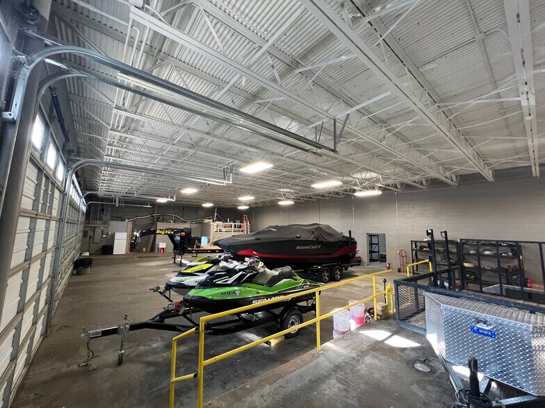 More Photos Of 2811 E 49th St, Chattanooga Showroom For Lease