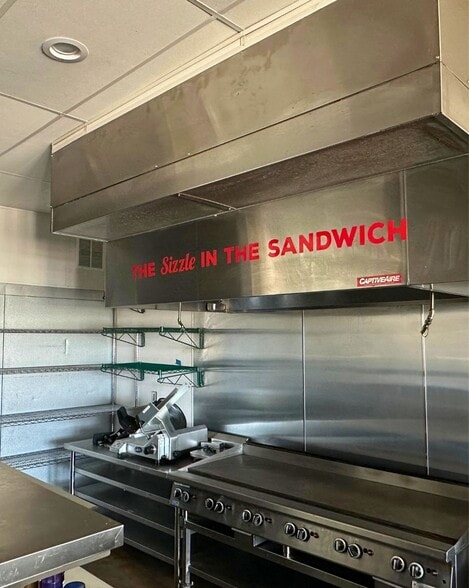 More Photos Of 505 University Dr, College Station General Retail For Lease