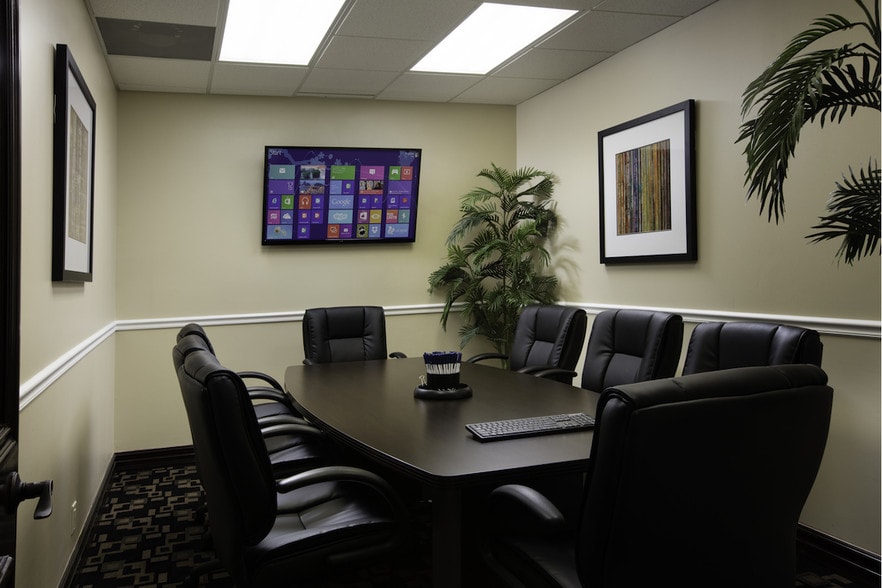 More Photos Of 10101-10121 W Sample Rd, Coral Springs Unknown For Lease