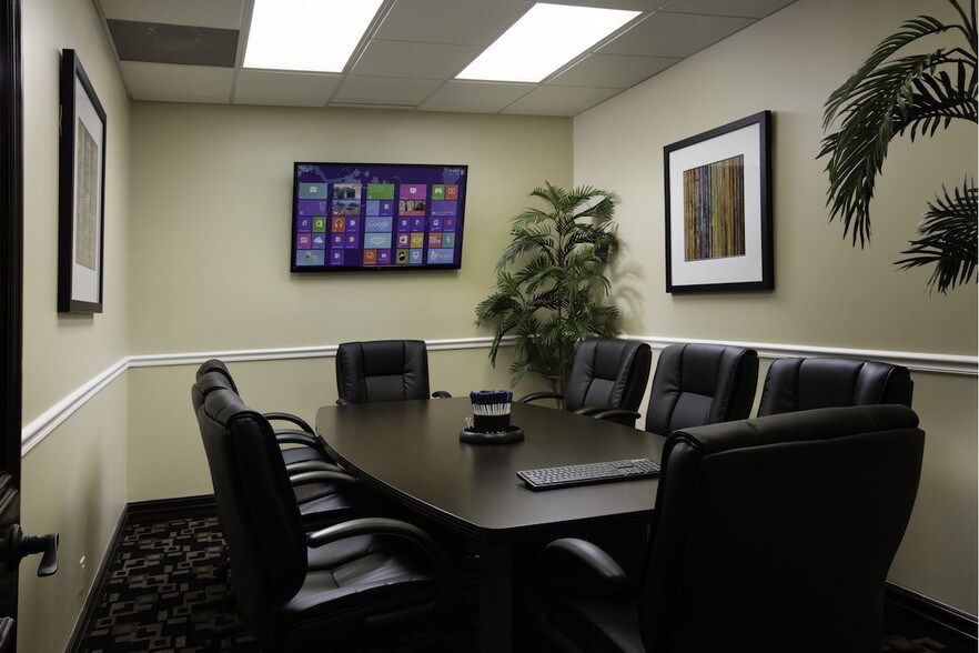 More Photos Of 10101-10121 W Sample Rd, Coral Springs Unknown For Lease