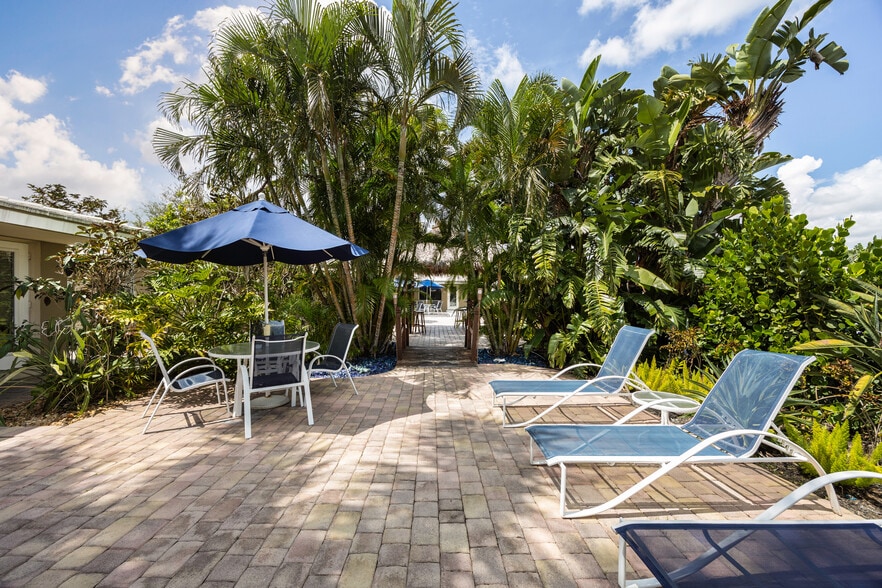 More Photos Of 2648 NE 32nd St, Fort Lauderdale Hotel For Sale