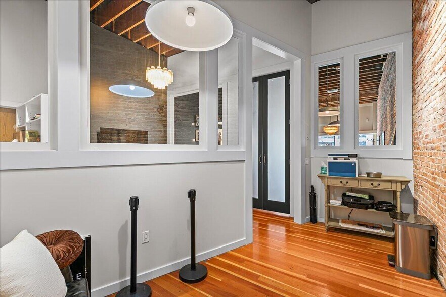 More Photos Of 145 E Main St, Ashland Restaurant For Sale