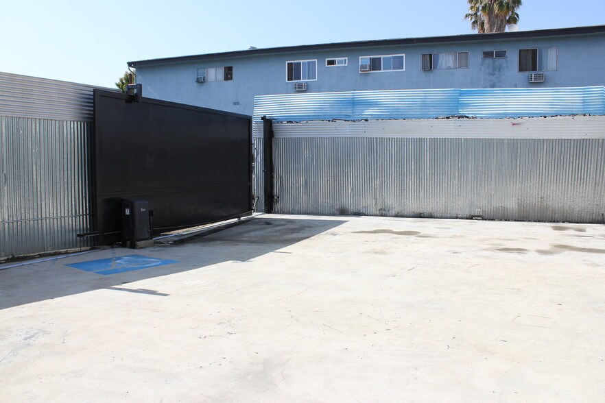 More Photos Of 14737 Arminta St, Panorama City Manufacturing For Sale