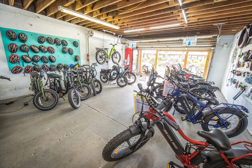 More Photos Of 12 N Pavilion Ave, Carolina Beach Storefront Retail Office For Sale