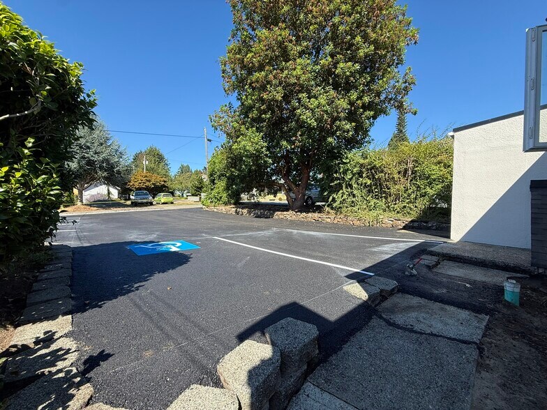 More Photos Of 1718 4th Ave E, Olympia Office Residential For Lease
