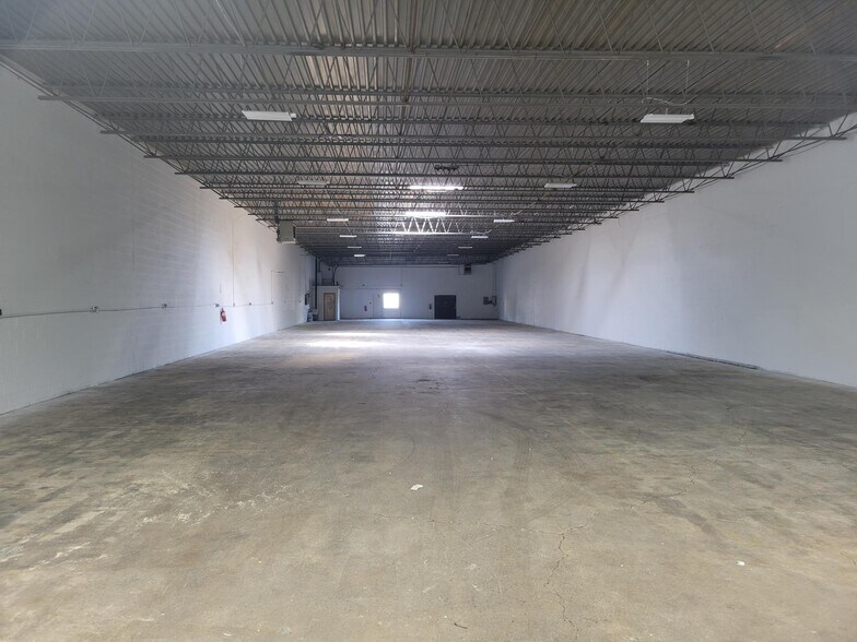 More Photos Of 13451 Damar Dr, Philadelphia Warehouse For Lease