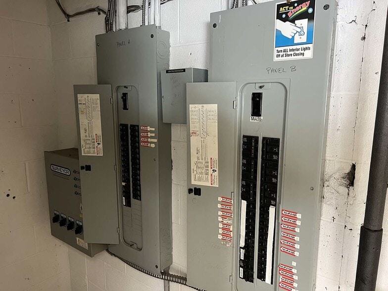 More Photos Of 1121 N Reynolds Rd, Toledo Freestanding For Sale