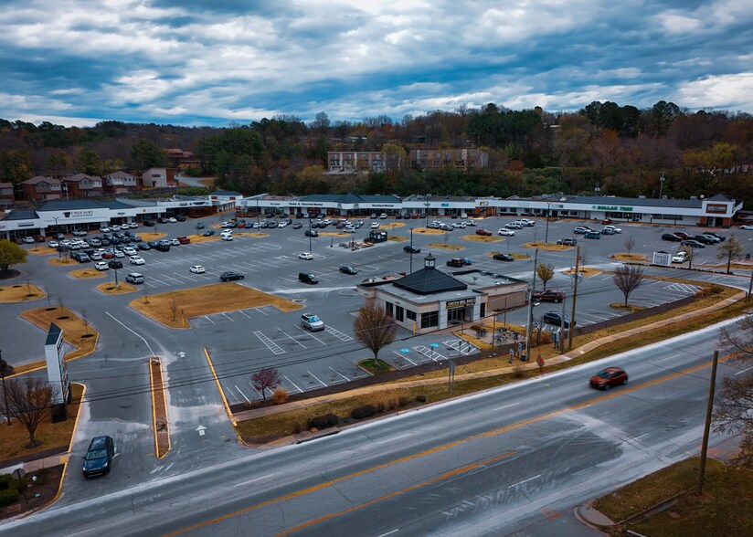 More Photos Of 1320-1554 N College Ave, Fayetteville Unknown For Lease