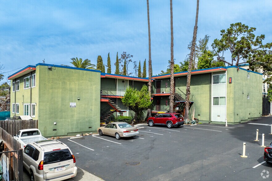 More Photos Of 6638-6646 MacArthur Blvd, Oakland Apartments For Sale