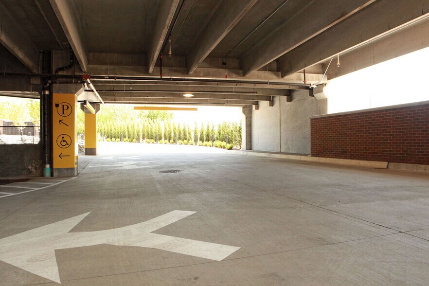 More Photos Of 21 N Greenwood Ave, Tulsa Office For Lease