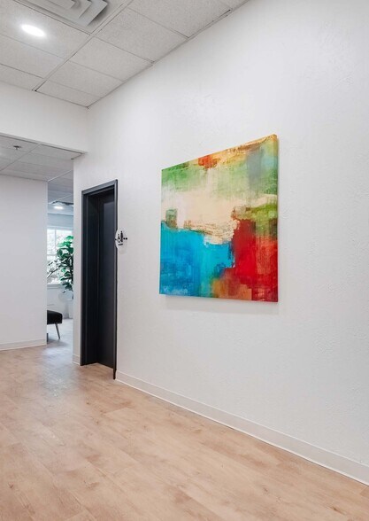More Photos Of 85 Village Ln, Colleyville Office For Sale