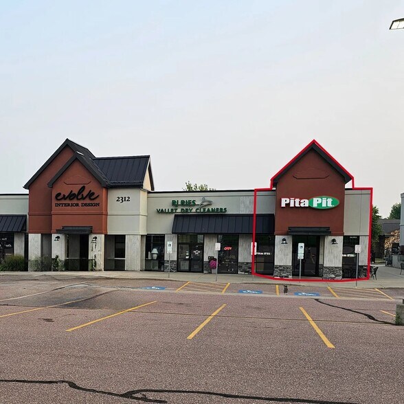 Primary Photo Of 2312 W 69th St, Sioux Falls General Retail For Lease