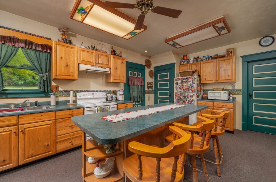 More Photos Of 6297 Columbia Rd NW, Dover Specialty For Sale