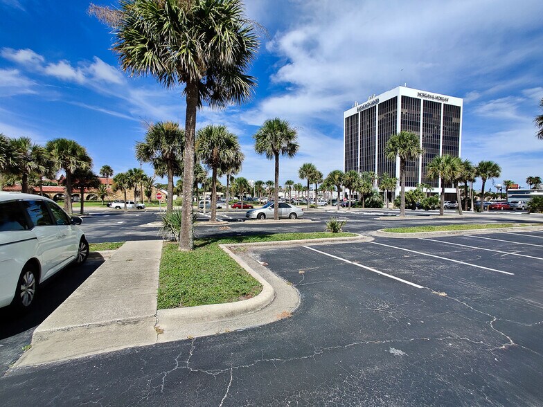 More Photos Of 501 N Grandview Ave, Daytona Beach Medical For Lease