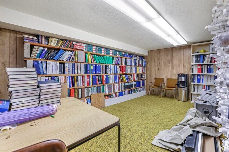 More Photos Of 507 Main Ave W, Twin Falls Flex For Sale