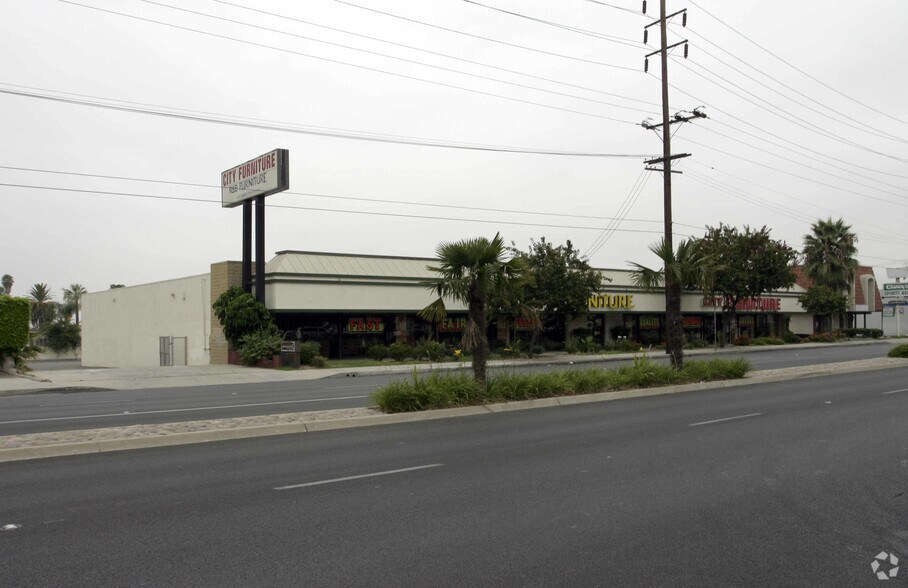 Primary Photo Of 945 N Azusa Ave, Covina Freestanding For Sale