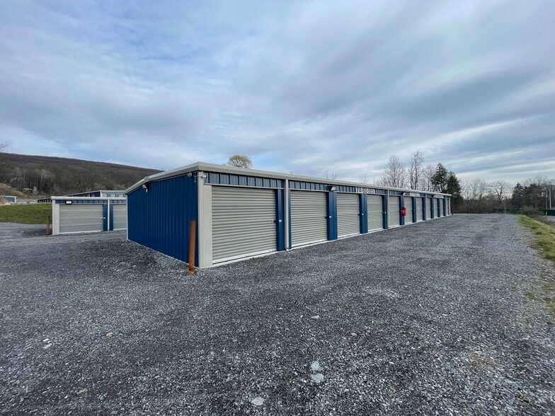 More Photos Of 1122 Amelia Ave, Altoona Self Storage For Sale