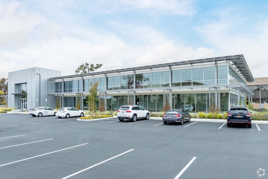 More Photos Of 130 Robin Hill Rd, Goleta Loft Creative Space For Lease