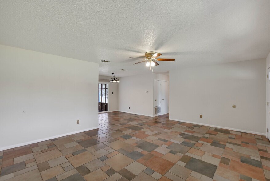 More Photos Of 16001 Awalt Dr, Austin Office For Sale