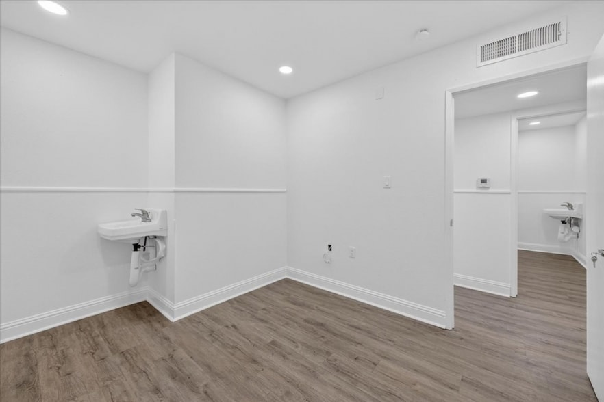More Photos Of 28-40 E Minarets Ave, Pinedale Medical For Lease