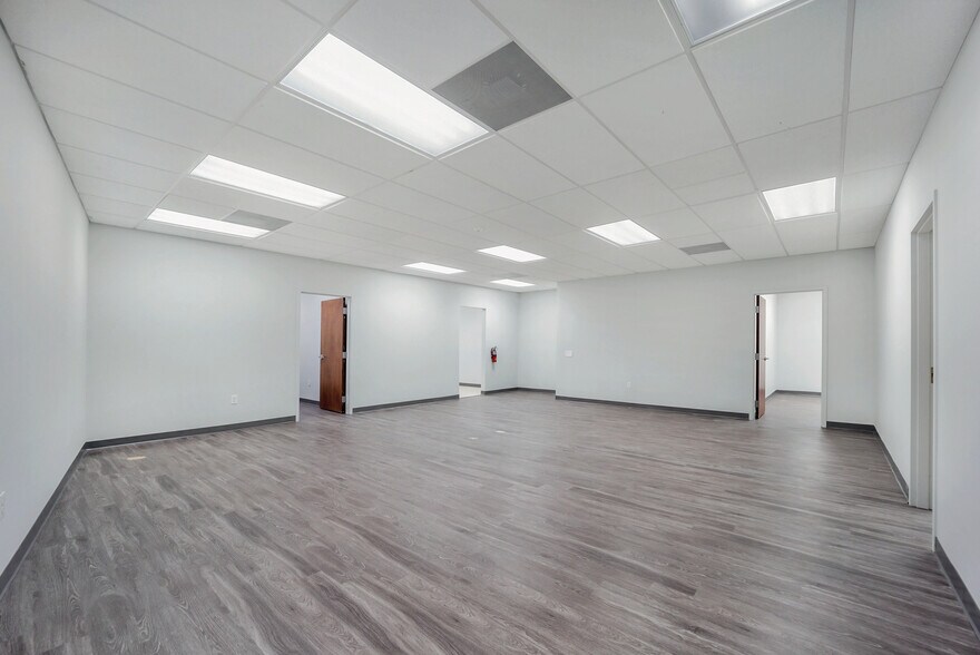 More Photos Of 5410-5430 NW 33rd Ave, Fort Lauderdale Unknown For Lease