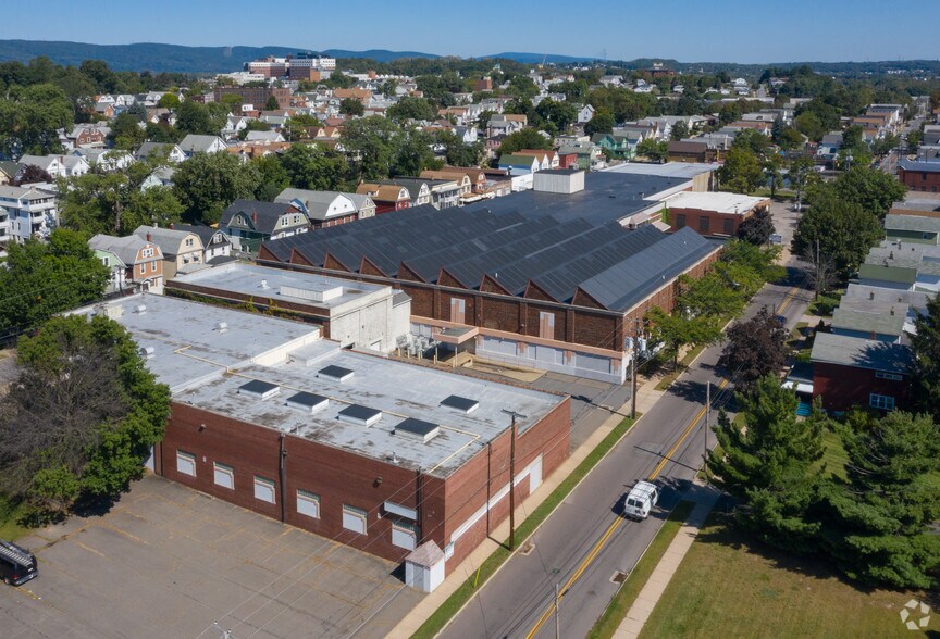 More Photos Of 350-390 N Pennsylvania Ave, Wilkes Barre Warehouse For Sale