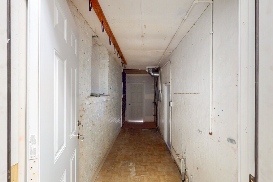 More Photos Of 3300 Adeline St, Berkeley Storefront For Lease