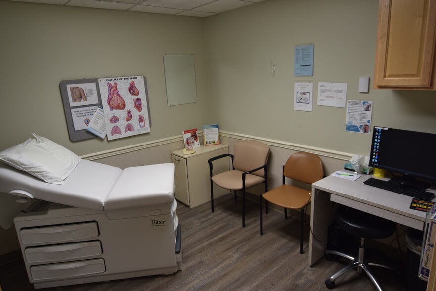 More Photos Of 315 W State St, Doylestown Medical For Sale