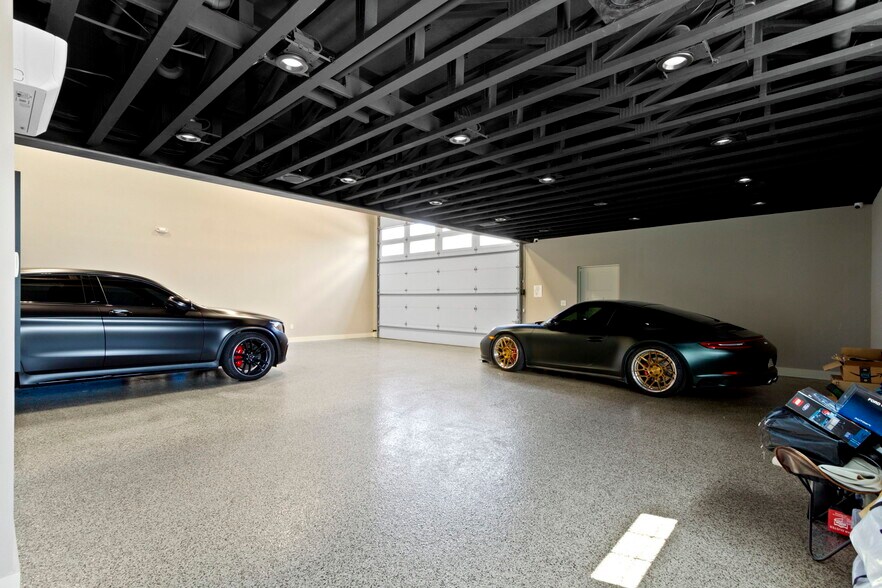 More Photos Of 17745 Motor District Cir, Westfield Showroom For Sale