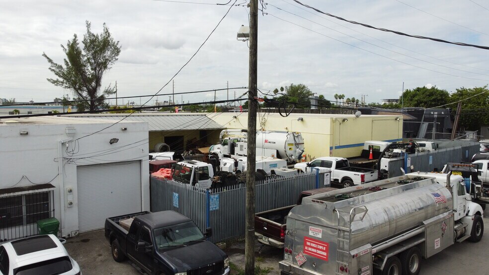 More Photos Of 3636 NW 48th Ter, Miami Manufacturing For Lease