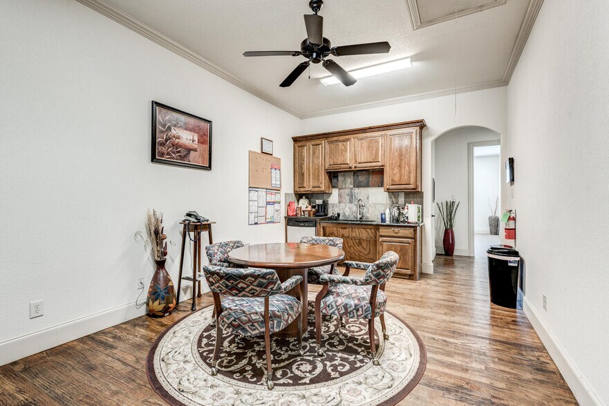 More Photos Of 8209 Mid Cities Blvd, North Richland Hills Loft Creative Space For Lease